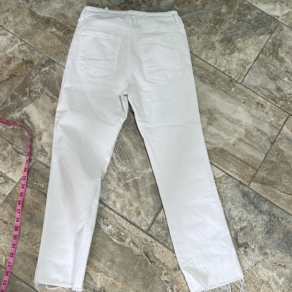 Good American White jeans. Size 6 /28 - Picture 10 of 12